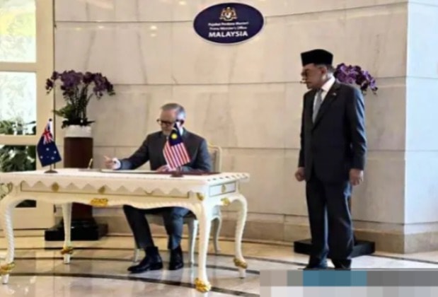 ஆஸ்திரேலிய பிரதமர் அந்தோணி அல்பானீஸ்க்கு புத்ராஜெயாவில் அதிகாரப்பூர்வ வரவேற்பு / அன்வாருடன் இருதரப்பு உறவுகள் குறித்து பேச்சுவார்த்தை