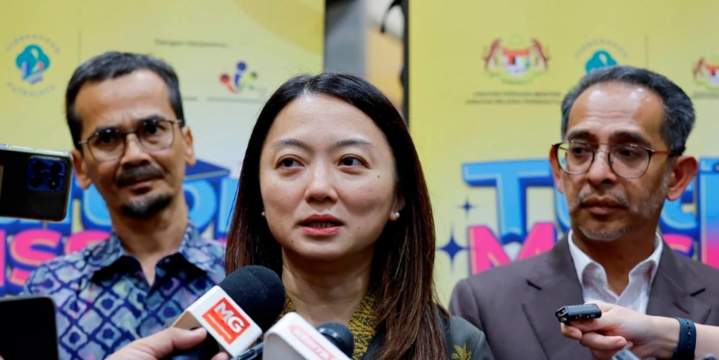 பி40 மாணவர்களுக்கு இலவசப் பயிற்சி: புத்ராஜெயாவில் 'டியூஷன் மிஷன்' திட்டம் தொடக்கம்