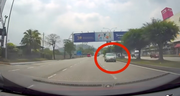 எதிர் திசையில் காரைச் செலுத்திய பெண் கைது