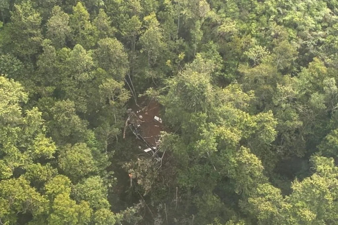 இந்தோனேசியாவில் கோர விபத்து: ஹெலிகாப்டர் விழுந்து நொறுங்கியதில் 8 பேர் பலி!