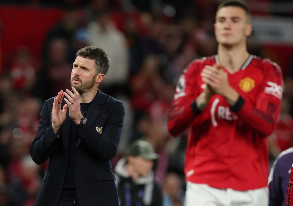 மான்செஸ்டர் யுனைடெட்டின் எழுச்சி: 'இன்னும் வேலை முடியவில்லை' என்கிறார் மைக்கேல் காரிக்