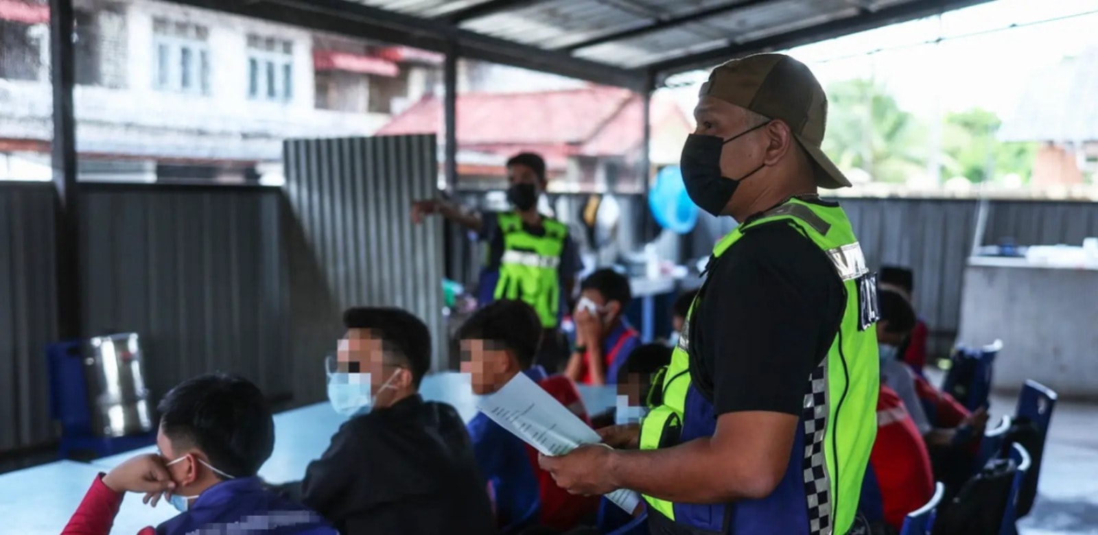 சட்டவிரோதமாக சுங்கை கோலோக் ஆற்றைக் கடக்க முயன்ற 34 தாய்லாந்து மாணவர்கள் கைது