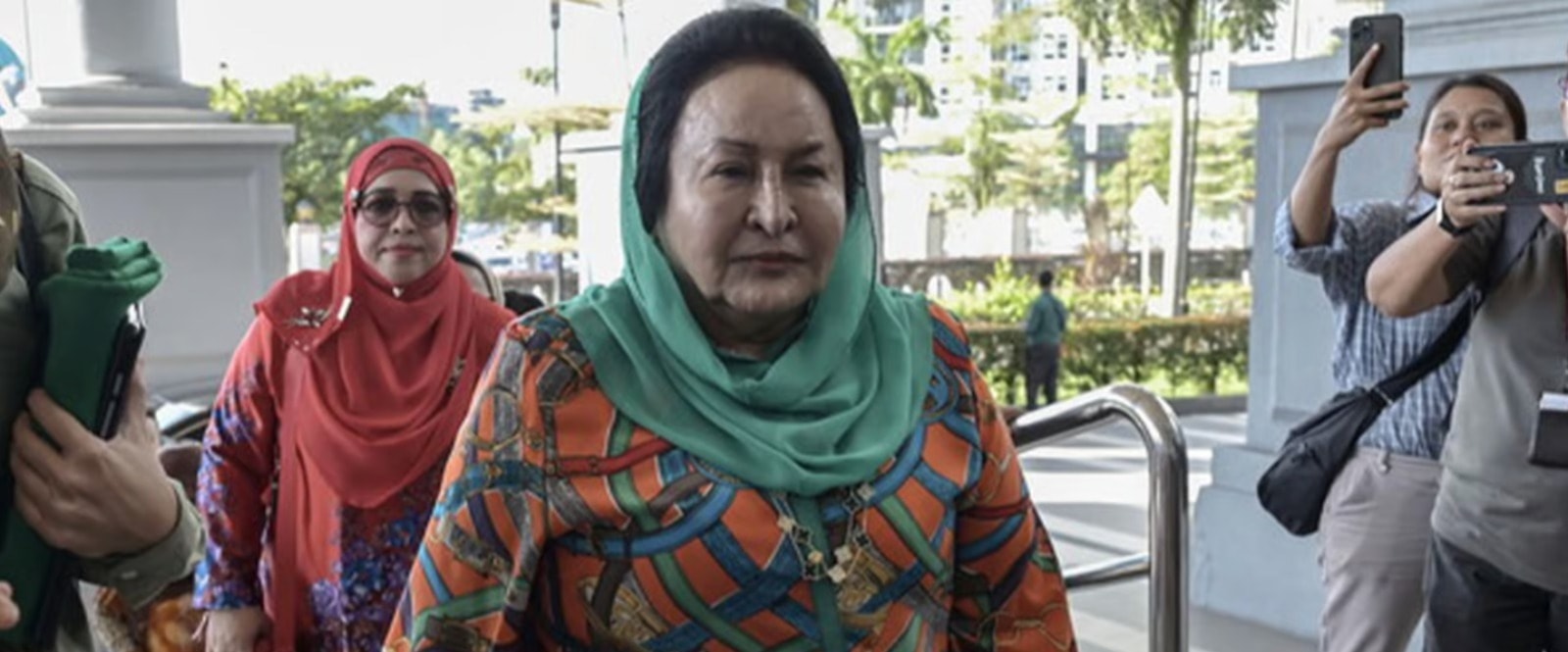 லெபனான் நிறுவனத்தின் நகைகளை நான் அணியவே இல்லை - நீதிமன்றத்தில் ரோஸ்மா வாக்குமூலம்