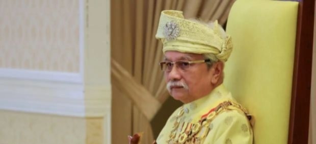 பதவி நீக்க முயற்சிக்கு மத்தியில் நெகிரி செம்பிலான் சட்டமன்றக் கூட்டத்தை தொடக்கி வைக்கிறார் துங்கு முஹ்ரிஸ்