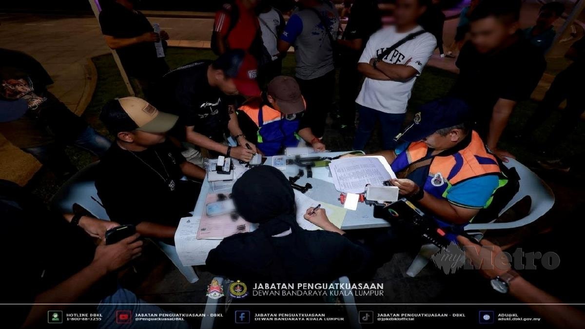 சுற்றுலாத் தலங்களில் 'புகைப்பட புரோக்கர்கள்' அட்டகாசம்: கோலாலம்பூர் மாநகராட்சி மன்றம் அதிரடி நடவடிக்கை