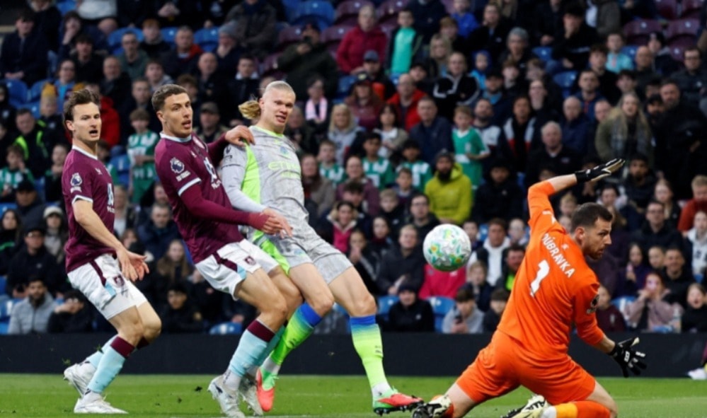 மான்செஸ்டர் சிட்டி முதலிடம்; பர்ன்லி அணி லீக் தொடரிலிருந்து வெளியேற்றம்!