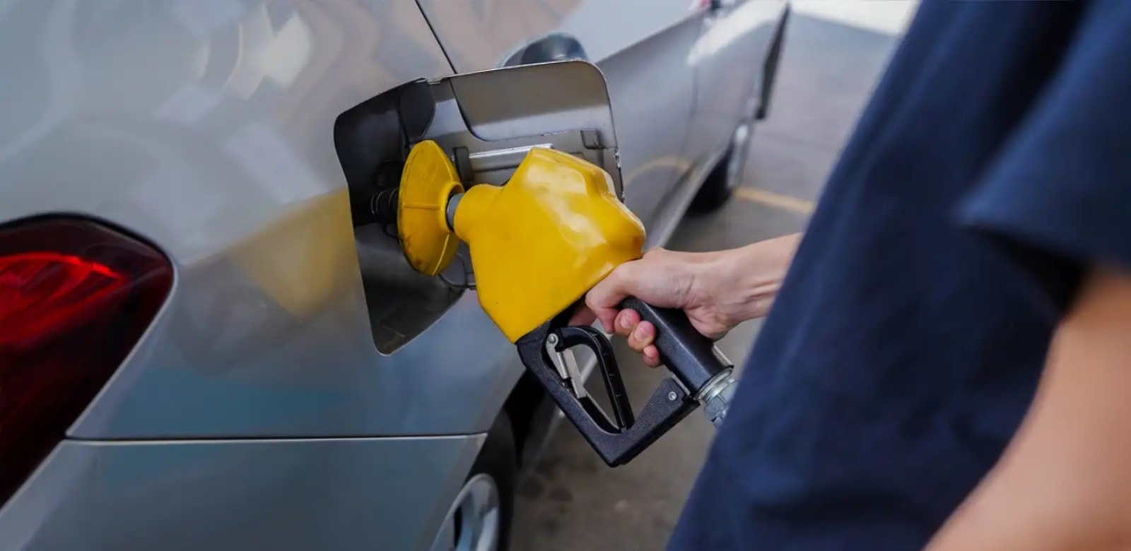 4 மைகார்ட் அட்டகளைப் பயன்படுத்தி RON95 பெட்ரோல் வாங்கிய நபர் கைது