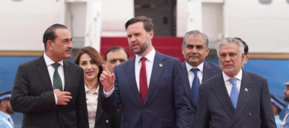 ஈராக்-அமெரிக்கப் போர் பதற்றம்: பாகிஸ்தானில் சமாதானப் பேச்சுவார்த்தைக்காக இரு நாட்டுப் பிரதிநிதிகளும் வருகை!