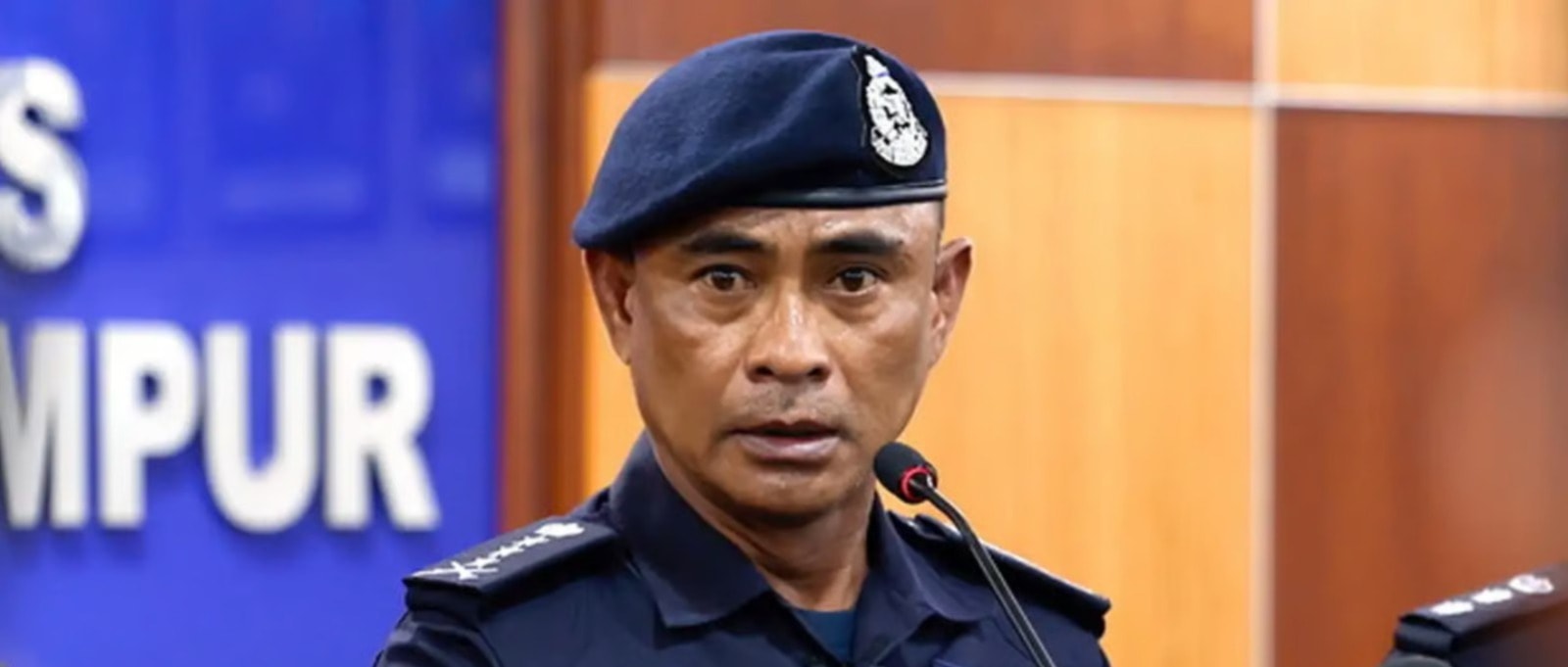 போக்குவரத்து போலீஸ்காரரை காரால் மோதிவிட்டு தப்பியோடிய அதிகாரி கைது