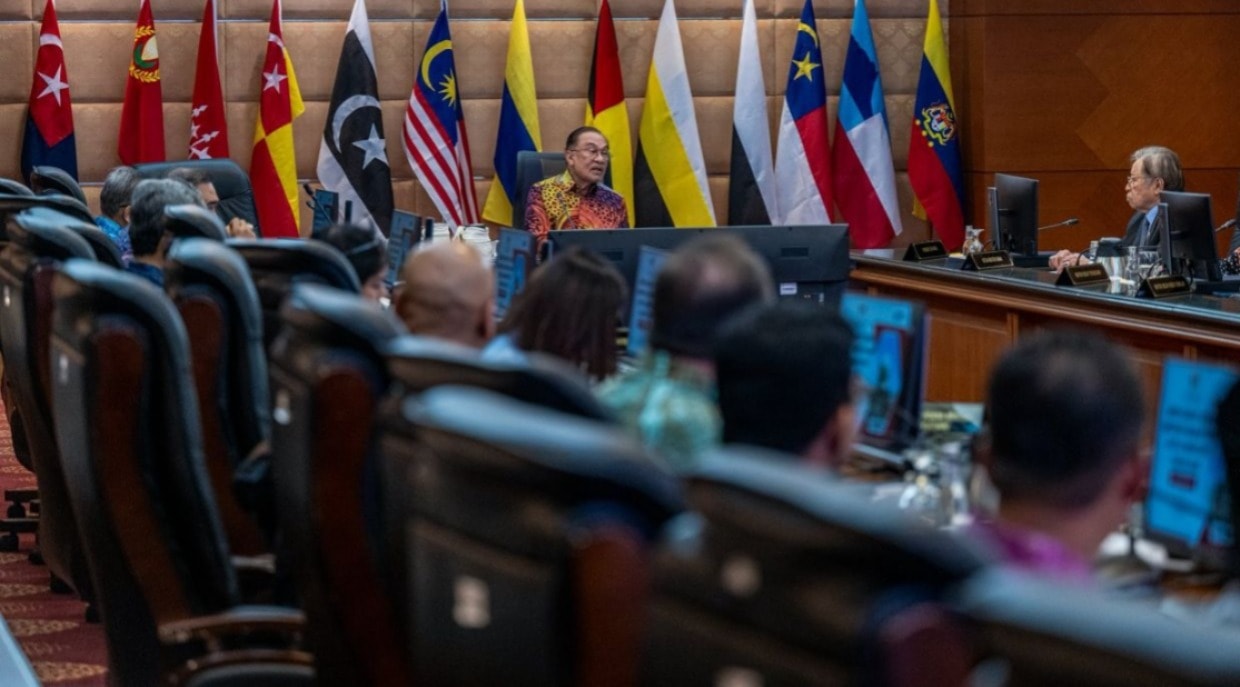 உலகளாவிய எரிபொருள்  நெருக்கடி: மாநில முதலமைச்சர்களுடன் பிரதமர் அன்வார் அவசர ஆலோசனை