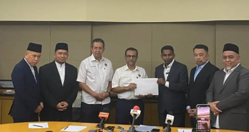  நெகிரி செம்பிலான்  மாநிலத்தில் அரசியல் மாற்றமா? பாரிசான் நேஷனலுடன்  இணைய பெரிக்காத்தான் தயார்