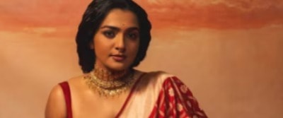 நடிகை பார்வதி திருவோத்து பிறந்தநாள்: திரையுலகினரும் ரசிகர்களும் வாழ்த்து!