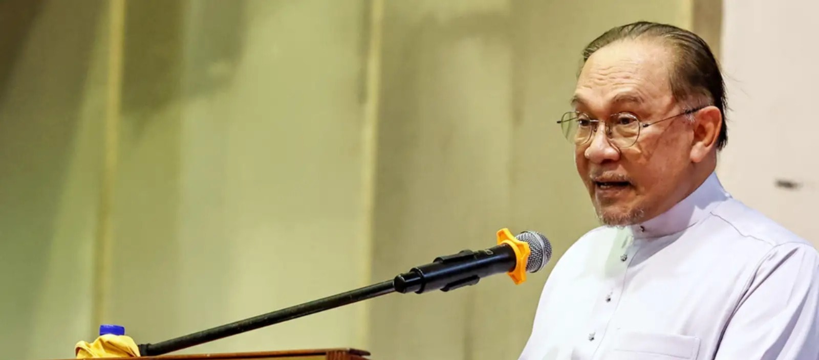 வெளிநாட்டில் பணத்கை குவித்து வைத்துள்ளேனா? ஆதாரம் இருந்தால் கொண்டு வாருங்கள்": அன்வார் பதிலடி