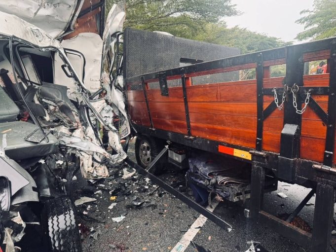 ஜோகூர் லாரி விபத்து: இரண்டு வெளிநாட்டுத் தொழிலாளர்கள் பலி