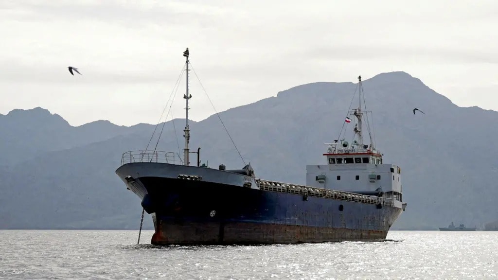 மீண்டும் மூடப்பட்டது ஹார்முஸ் நீரிணை! அமெரிக்காவிற்கு ஈரான் கடும் சவால் - உலக சந்தையில் பதற்றம்