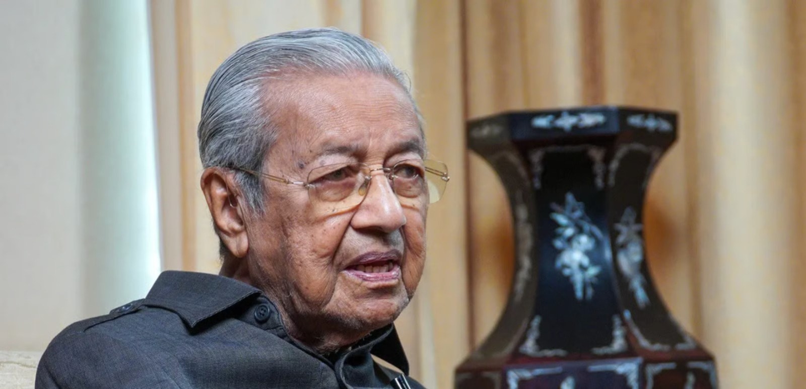 மலாய்க்கார சமூகம் பிளவுப்பட்டதற்கு நான் காரணமல்ல: துன் மகாதீர் பதில்