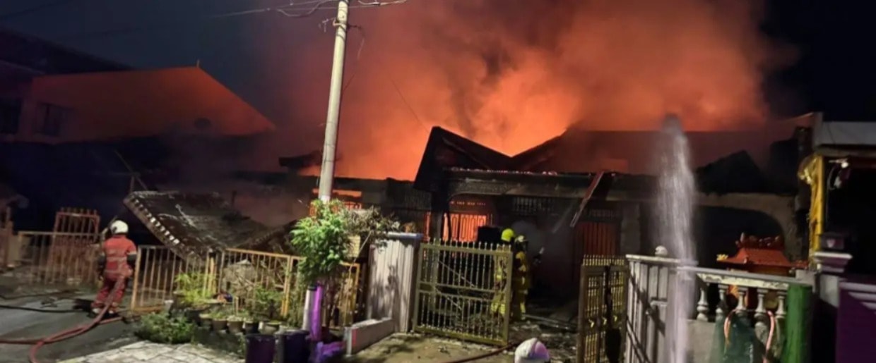 கெப்போங்கில் அதிகாலையில் ஏற்பட்ட தீவிபத்து: 53 வயது ஆடவர் மரணம்