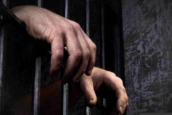 பெண் வழக்கறிஞரை ரகசியமாக வீடியோ எடுத்த 62 வயது முதியவருக்குச் சிறை மற்றும் அபராதம்