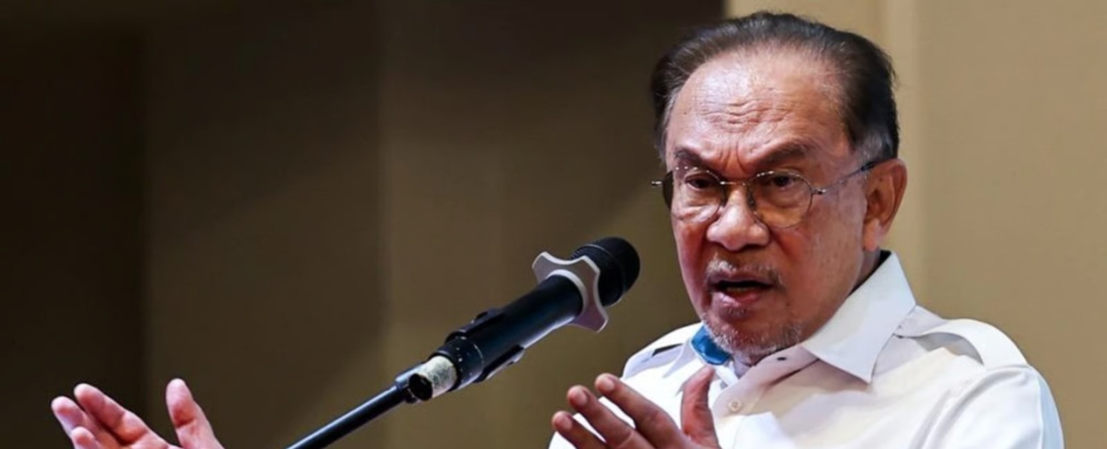 எரிபொருள் விலையுயர்வு குறித்து 'பிரபல உலாமா' கூறிய கருத்துக்கு அன்வார் கடும் சாடல்