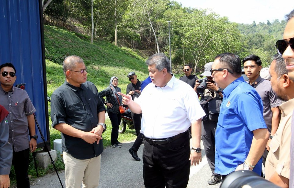 கார்ப்பரேட் மாஃபியா: குற்றவாளிகளை நாடு கடத்தக் காவற்படை நடவடிக்கை – அமைச்சர்