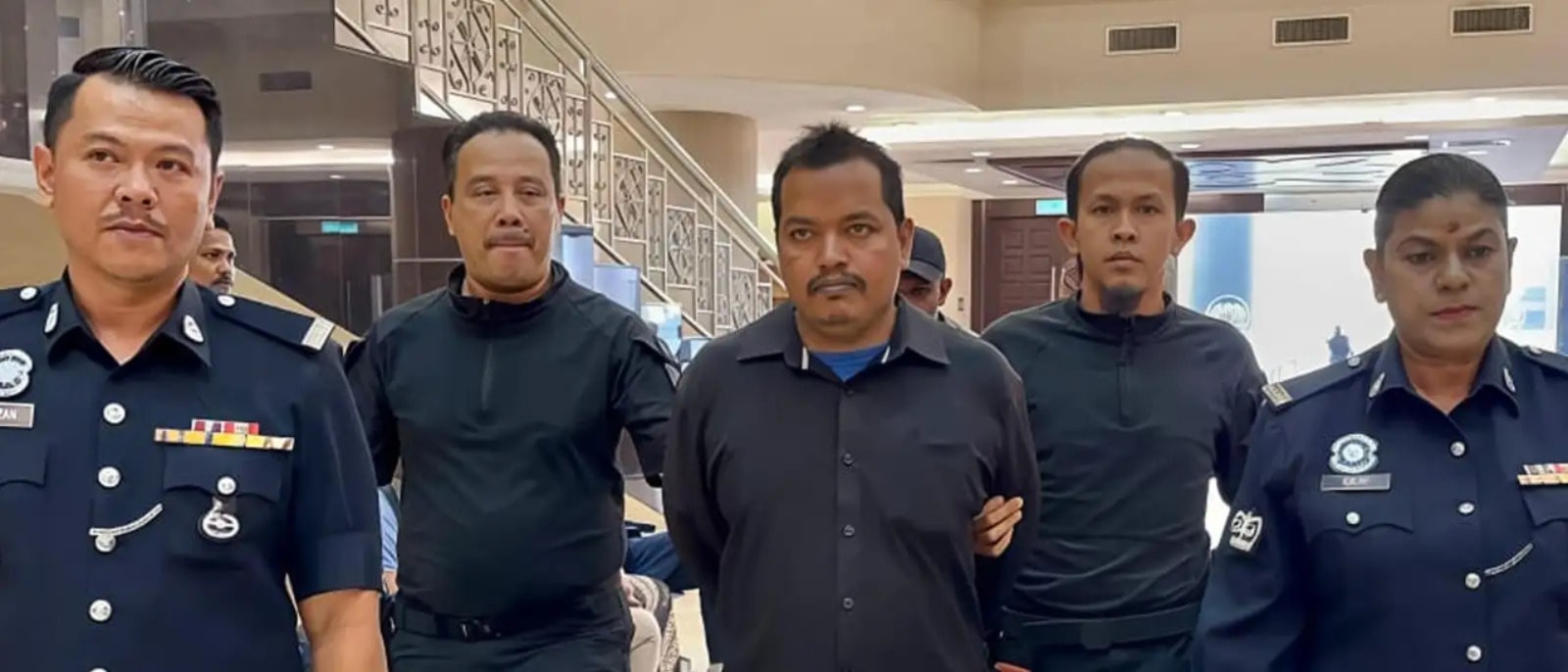 ரயில் நிலையங்களில் பெண்களுக்கு பாலியல் தொல்லை – வங்காள தேச ஆடவர் மீது  குற்றச்சாட்டு