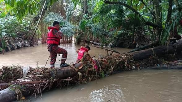 சுங்கை பூலோவில் ஆற்றில் விழுந்து காணாமல் போன சிறுவன் சடலமாக மீட்பு