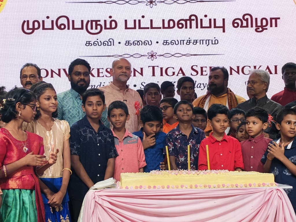 சாரதா இல்ல மாணவர்களின் பட்டமளிப்பு விழா: சான்றிதழ்களை வழங்கி அமைச்சர் கோபிந்த் சிங் டியோ பாராட்டு