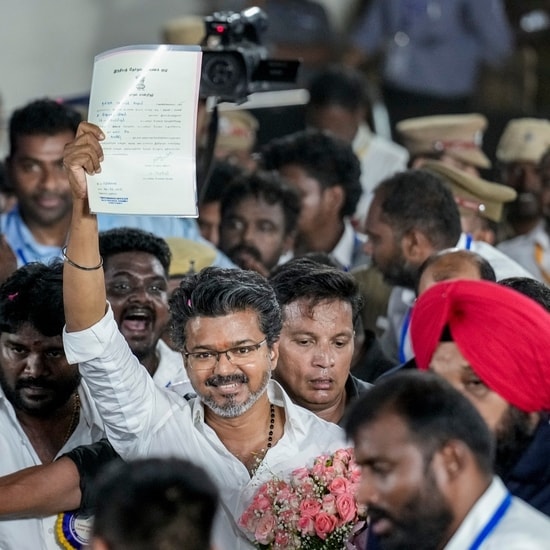 தமிழகத்தில் ‘தளபதி’ ஆட்சி? காங்கிரஸுடன் ரகசிய பேச்சுவார்த்தை: கவர்னருக்குப் பறந்தது கடிதம்