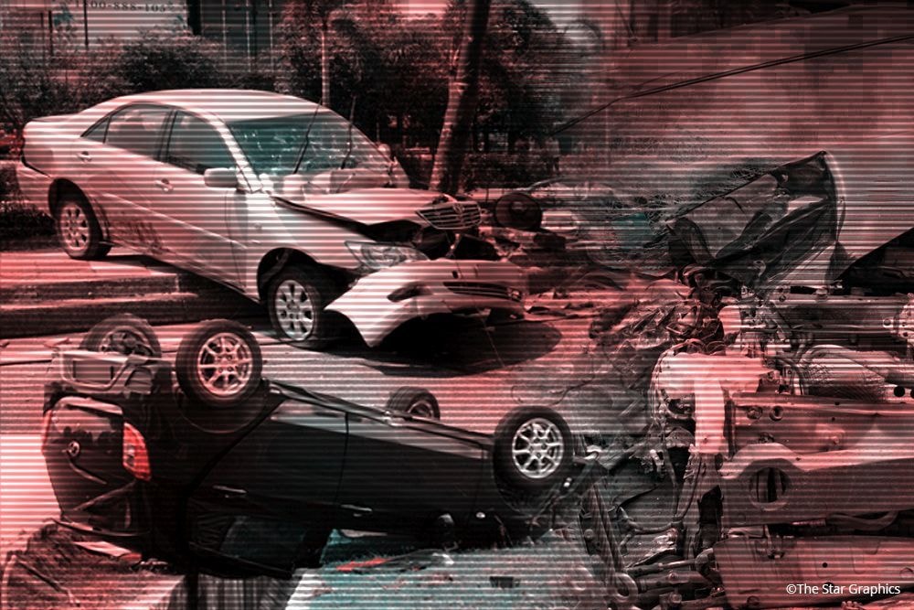 வீட்டுக்குள் புகுந்த கார்: 9 வங்காளதேசத்தவர்கள் மற்றும் உள்ளூர் கடத்தல்காரர் தும்பட்டில் கைது
