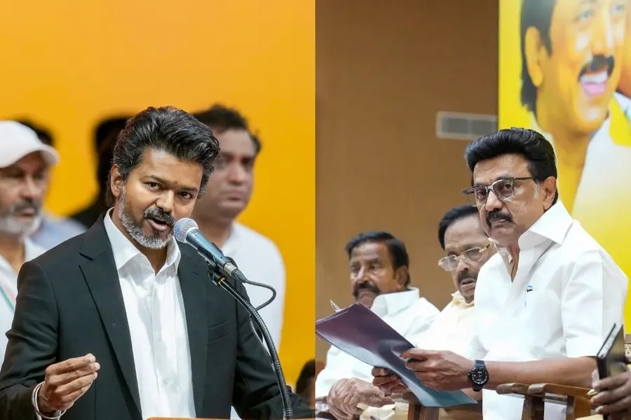 முதல்வர் விஜய் திமுக தலைவர் ஸ்டாலினை சந்தித்து வாழ்த்து பெற்றார் 