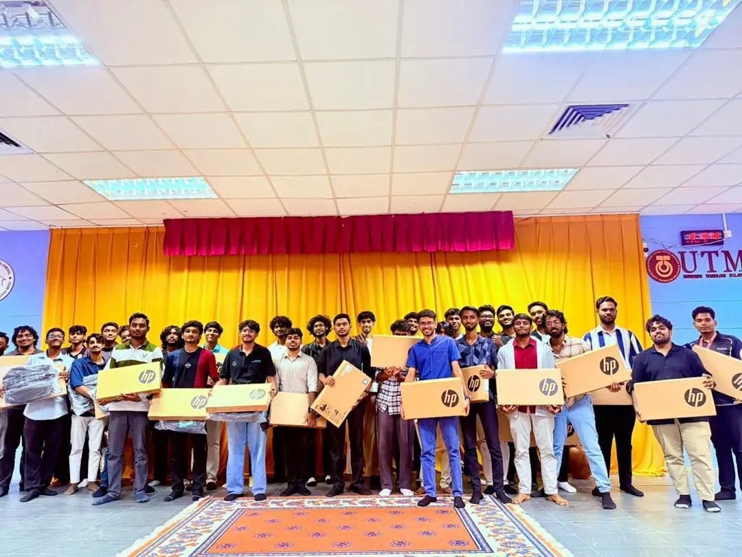 ஜோகூரில் மித்ரா சார்பில் 258 இந்திய மாணவர்களுக்கு இலவச மடிக்கணினி விநியோகம்