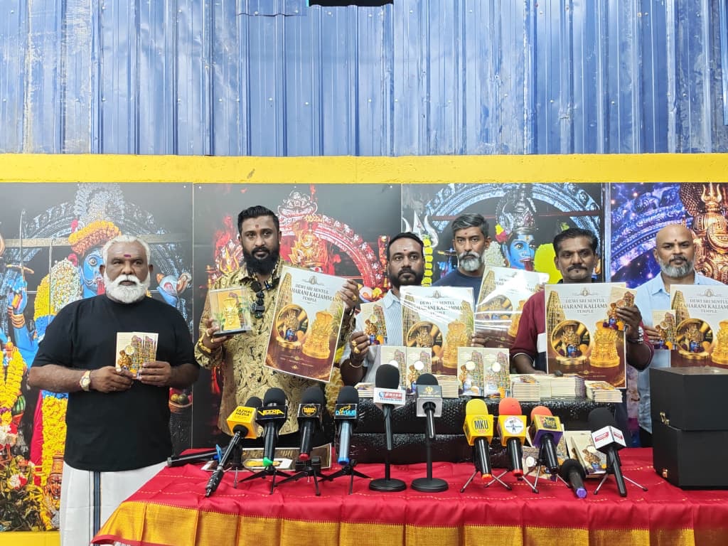 செந்தூல் மகா காளியம்மன் ஆலயத் திருப்பணி: நிதி திரட்ட தங்கக் காசு விற்பனைத் தொடக்கம்