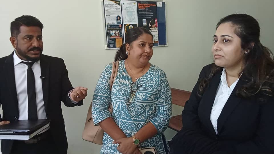 போலீஸ் படைத் தலைவருக்கு எதிரான இந்திரா காந்தியின் நீதிமன்ற அவமதிப்பு வழக்கு மனு தள்ளுபடி செய்யப்பட்டுள்ளது