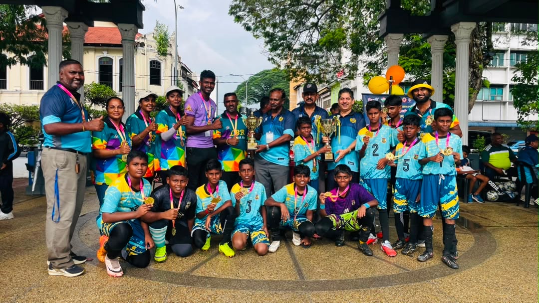 பேராவில் 28 தமிழ்ப்பள்ளிகள் பங்கேற்ற காற்பந்துப் போட்டி: லாடாங் கேசூட், பத்தாங் ராப்பிட்  தமிழ்ப்பள்ளிகள் வாகை சூடின 
