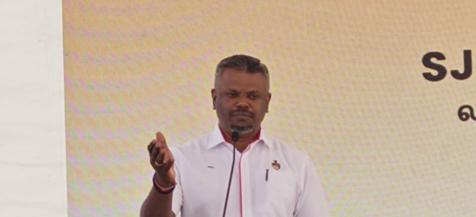 லாபு தோட்டம் பிரிவு 4 தமிழ்ப்பள்ளிக்கு புதிய கட்டடம்: கல்வி அமைச்சர் அடிக்கல் நாட்டினர்