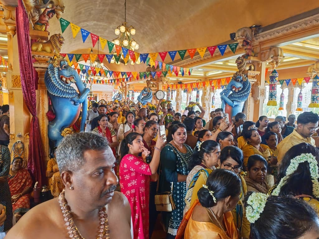 சிரம்பான் ஸ்ரீ மஹா இராஜராஜேஸ்வரர் தேவஸ்தான மஹோற்சவ பெருவிழா: பக்திப் பரவசத்துடன் நடைபெற்ற பிரம்மாண்ட பால்குடத் திருவிழா; இன்று மாலை சப்த இரத ஊர்வலம்