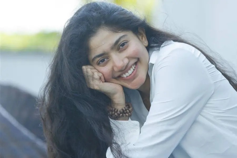 இயற்கையான அழகுடன் வலம் வரும் சாய் பல்லவி: மேக்கப் இல்லாத பொலிவின் ரகசியம் வெளியானது!