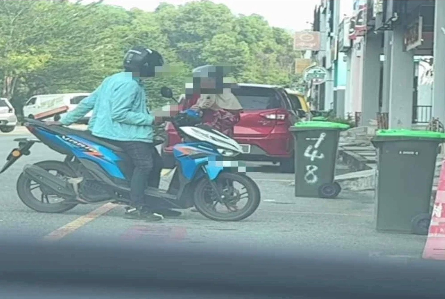 தாயாரைக் கொடுமைப்படுத்திய வீடியோ வைரல்: பாதுகாப்பு அதிகாரி கைது