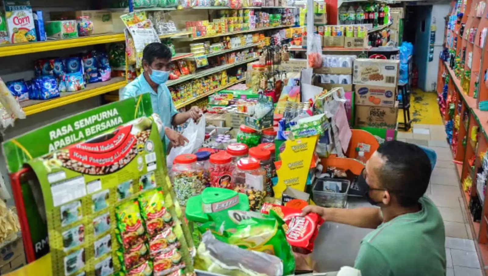 சட்டவிரோதமாக வெளிநாட்டினர் நடத்தும் வணிகங்கள் மீது கடும் நடவடிக்கை – பொருளாதார அமைச்சு