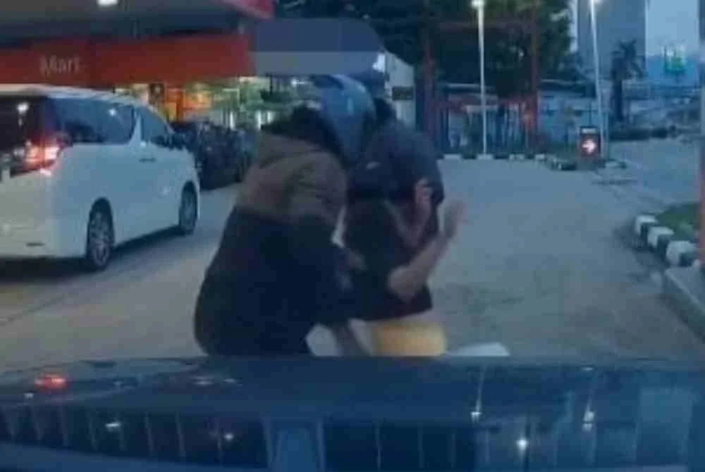 பிரபல யூடியூபர் மீது கொடூரத் தாக்குதல்; கண் எலும்பு முறிந்து மருத்துவமனையில் அனுமதி