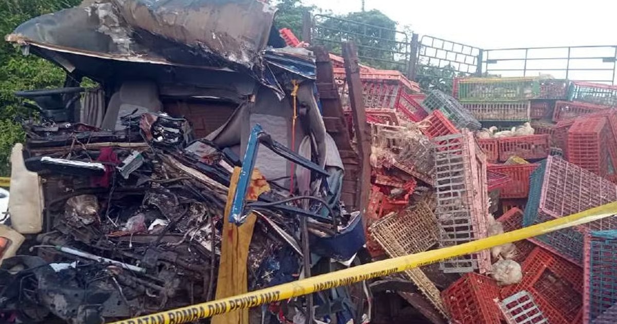 கிழக்கு-மேற்கு நெடுஞ்சாலையில் கோர விபத்து - மூன்று பேர் பலி