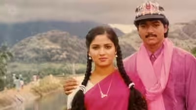 நடிகர் விஜய்யுடன் தனது பழைய புகைப்படங்களைப் பகிர்ந்துள்ள சுவாதி: 'எனது முதல் ஹீரோ இளைய தளபதி விஜய்' என்று நெகிழ்ச்சி
