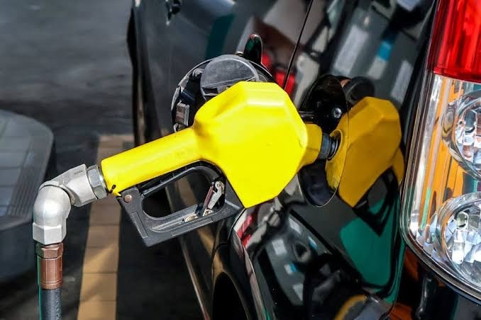 பெட்ரோல், டீசல் விலை உயர்வு: லிட்டருக்கு 5 சென் அதிகரிப்பு
