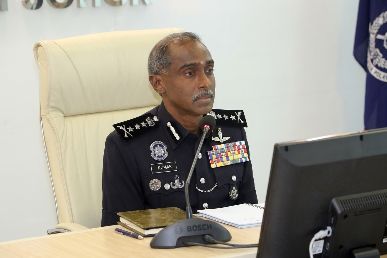 கடல் வழி மனிதக் கடத்தல் கும்பல் முறியடிப்பு-மஞ்சோங் கடற்பகுதியில் 108 பேர் கைது 