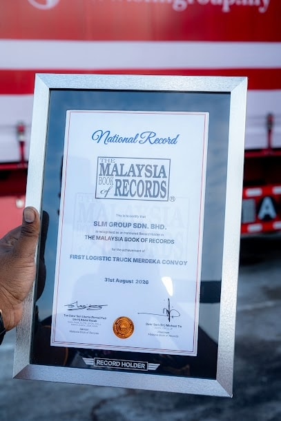 மெர்டேகாவை முன்னிட்டு மெகா டிரக் அணிவகுப்பு! — “FIRST MERDEKA CONVOY TRUCK MALAYSIA” சாதனையில்  SLM GROUP நிறுவனம்