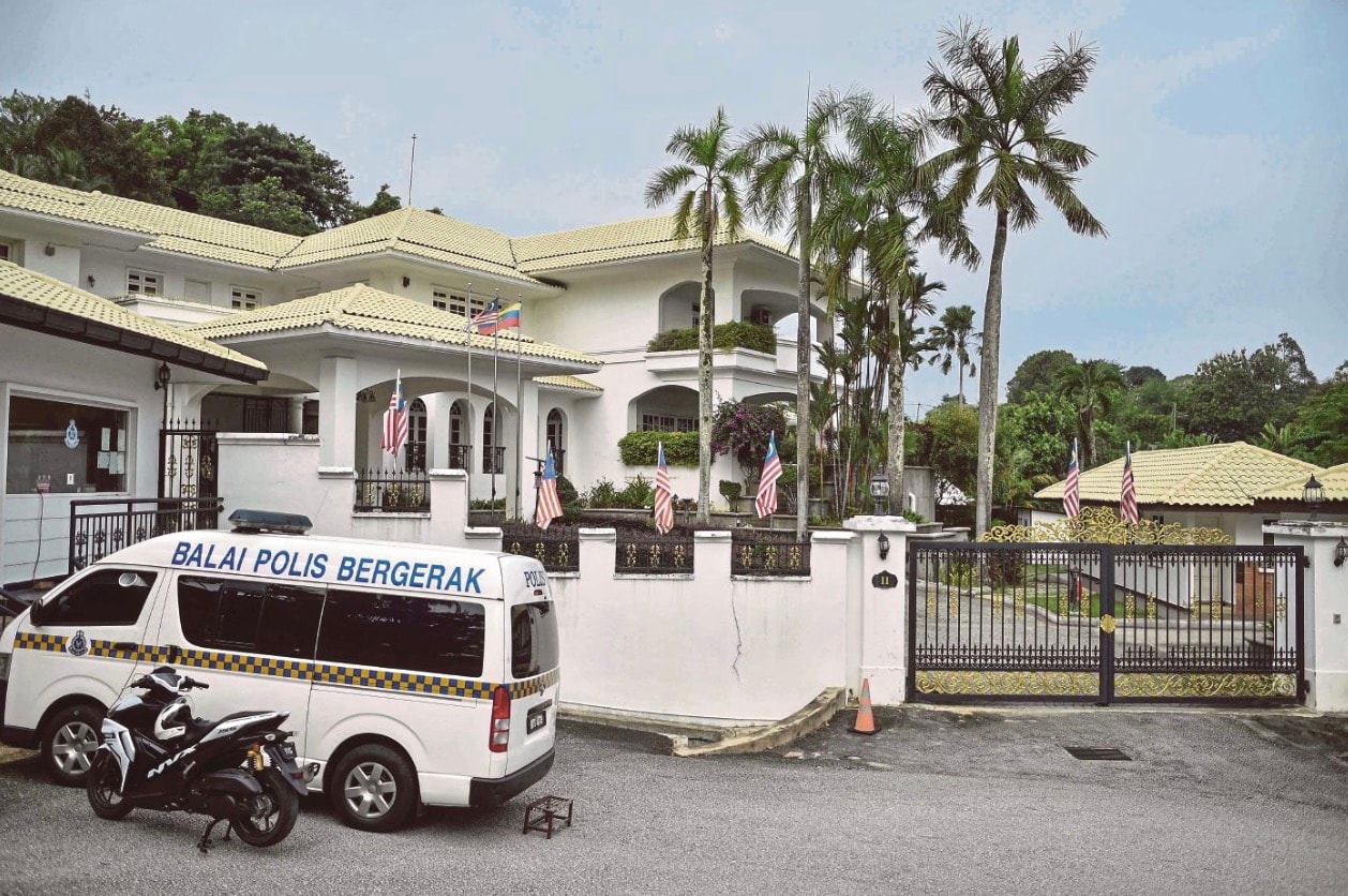 நஜிப் வீட்டுக் காவல் ஏற்பாடுகள் தீவிரம்… இல்லத்தில் போலீஸ், சிறைத்துறை ஆய்வு