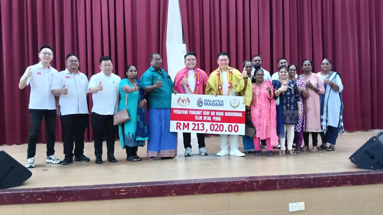 தெலுக் இந்தானில் 385 தமிழ்ப்பள்ளி மாணவர்களுக்கு 449,600 ரிங்கிட் கல்வி உதவி