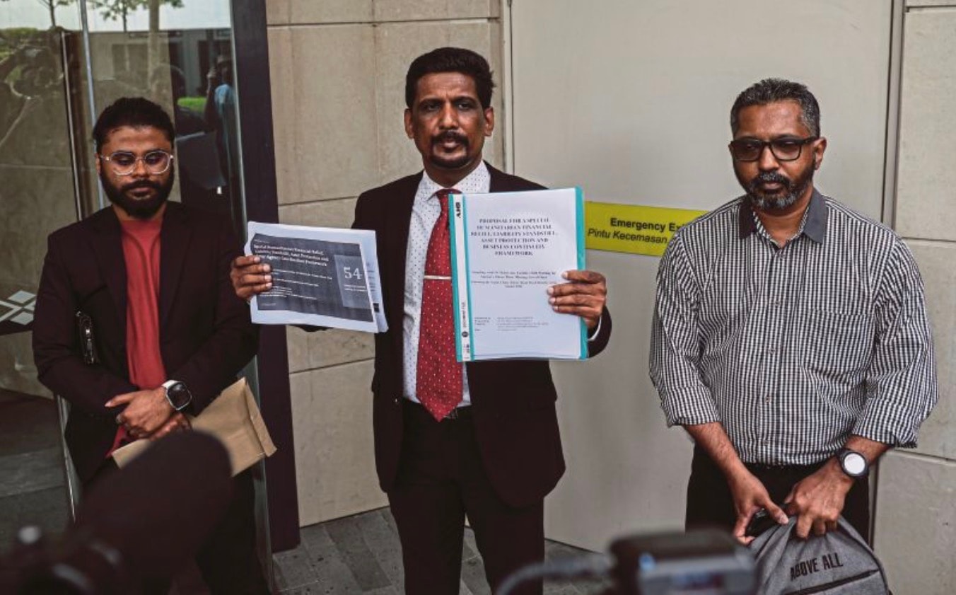 நேபாள வெள்ளத்தில் மாயமான 54 மலேசியர்களின் குடும்பங்களுக்கு 6 மாதக் கடன் தவணை ஒத்திவைப்பு! பிரதமரைச் சந்திக்க மீண்டும் கோரிக்கை