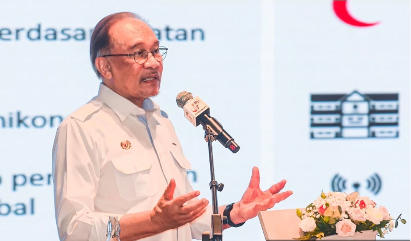 1எம்.டி.பி. கடன்கள் அனைத்தும் செலுத்தி முடிக்கப்பட்டதா? – அன்வார் மறுப்பு