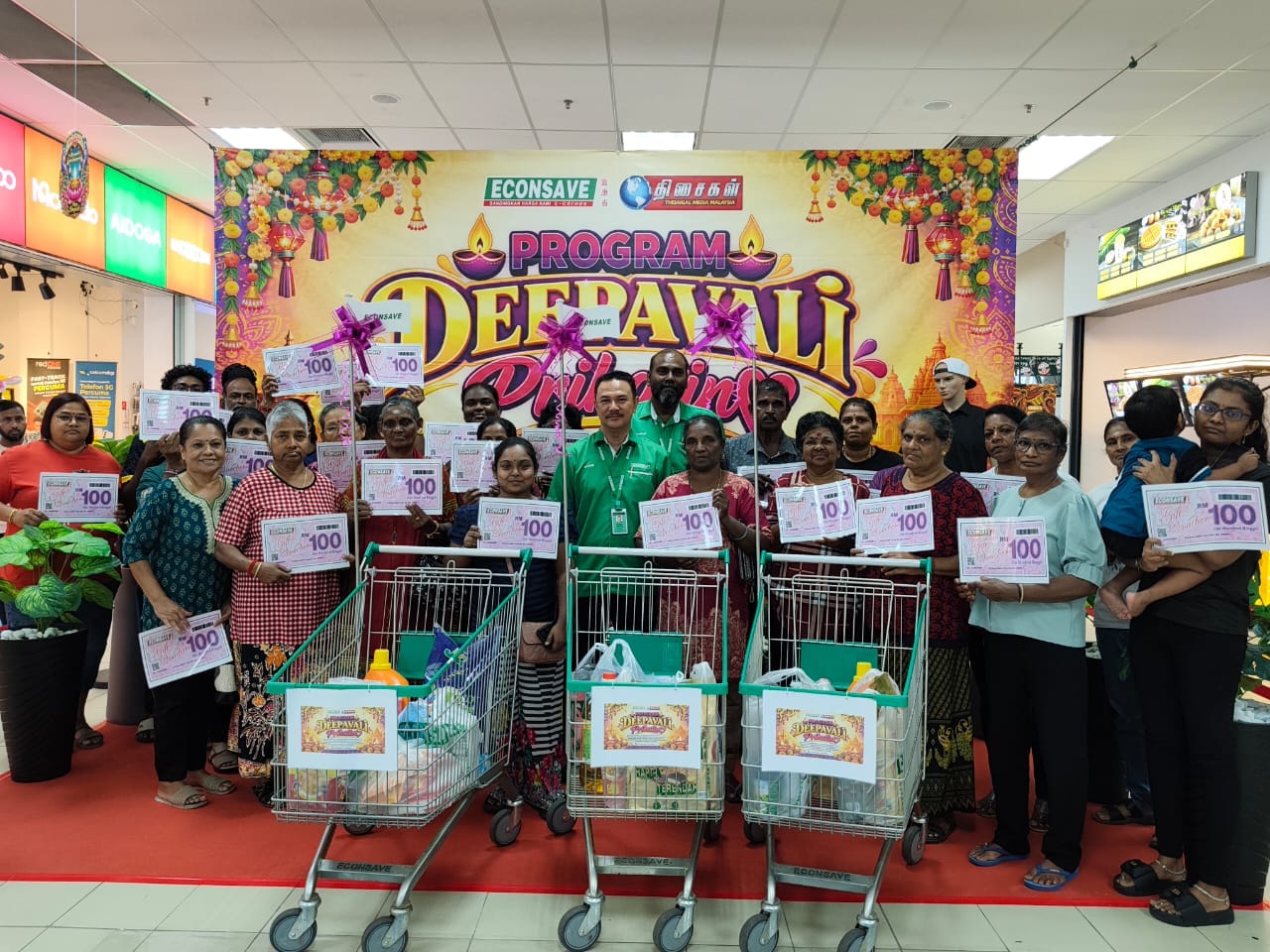 பாடாங் செராய் எகோன்சேஃப்பின் தீபாவளி அன்பளிப்பு: 30 இந்தியக் குடும்பங்களுக்கு தலா 100 ரிங்கிட் வவுச்சர்
